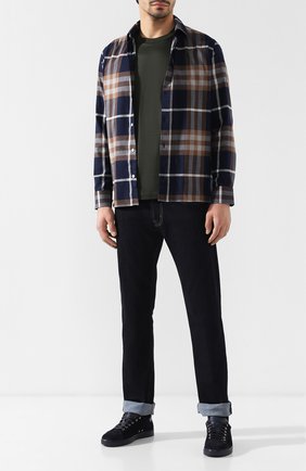Мужская хлопковая футболка с круглым вырезом BRIONI хаки цвета по цене 26650 руб., арт. UJ9M0L/PZ600 | Фото 2 Мужская хлопковая футболка с круглым вырезом BRIONI хаки цвета, арт. UJ9M0L/PZ600 | Фото 2 (Рукава: Короткие; Мужское Кросс-КТ: Футболка-одежда; Длина (для топов): Стандартные; Материал внешний: Хлопок; Статус проверки: Проверена категория; Принт: Без принта; Стили: Кэжуэл)
