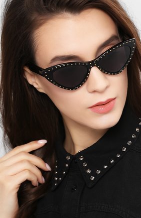 Женские солнцезащитные очки MOSCHINO черного цвета по цене 18800 руб., арт. M0S006 807 | Фото 2 Женские солнцезащитные очки MOSCHINO черного цвета, арт. M0S006 807 | Фото 2