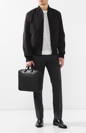 Мужской кожаный портфель с плечевым ремнем BOTTEGA VENETA черного цвета по цене 199500 руб., арт. 536282/V4651 | Фото 2 Мужской кожаный портфель с плечевым ремнем BOTTEGA VENETA черного цвета, арт. 536282/V4651 | Фото 2