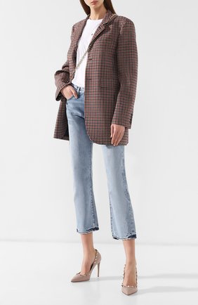 Женская кожаные туфли valentino garavani rockstud VALENTINO бежевого цвета по цене 52700 руб., арт. RW2S0057/VCE | Фото 2 Женская кожаные туфли valentino garavani rockstud VALENTINO бежевого цвета, арт. RW2S0057/VCE | Фото 2