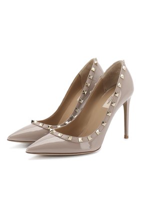 Женская лаковые туфли valentino garavani rockstud VALENTINO бежевого цвета по цене 52000 руб., арт. RW2S0057/VNW | Фото 1 Женская лаковые туфли valentino garavani rockstud VALENTINO бежевого цвета, арт. RW2S0057/VNW | Фото 1