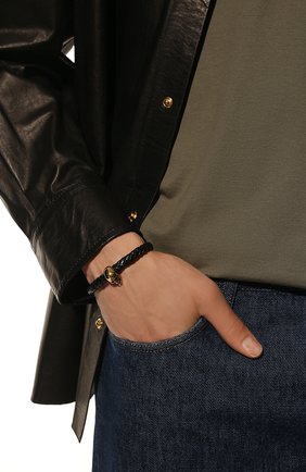 Мужской кожаный браслет ALEXANDER MCQUEEN черного цвета, арт. 554602/J16KG | Фото 2 (Материал: Кожа, Натуральная кожа)