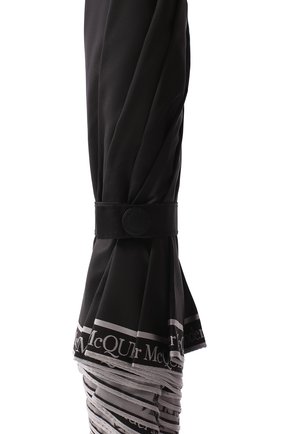 Мужской складной зонт ALEXANDER MCQUEEN черно-белого цвета по цене 39950 руб., арт. 557708/4A37Q | Фото 6 Мужской складной зонт ALEXANDER MCQUEEN черно-белого цвета, арт. 557708/4A37Q | Фото 6 (Материал: Текстиль)