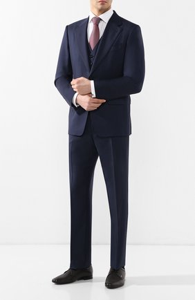 Мужской шерстяной костюм-тройка TOM FORD темно-синего цвета по цене 460500 руб., арт. 522R02/31AA43 | Фото 1 Мужской шерстяной костюм-тройка TOM FORD темно-синего цвета, арт. 522R02/31AA43 | Фото 1 (Рукава: Длинные; Big photo: Big photo; Материал внешний: Шерсть; Костюмы М: Однобортный, Костюм-тройка; Стили: Классический)