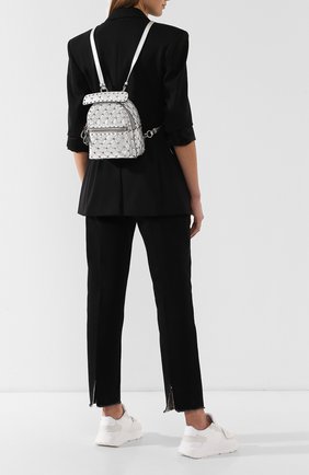 Женский серебряный рюкзак valentino garavani rockstud spike mini Valentino, арт. RW2B0B63/NPL купить в ЦУМ | Фото №2 Рюкзак Valentino Garavani Rockstud Spike mini Valentino серебряный | Фото №2