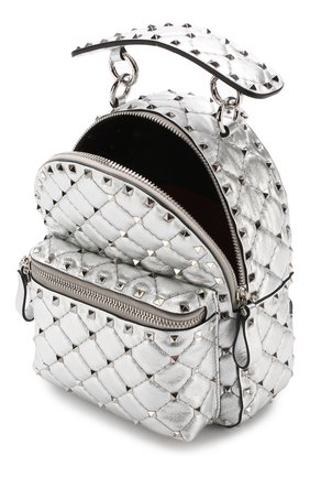 Женский серебряный рюкзак valentino garavani rockstud spike mini Valentino, арт. RW2B0B63/NPL купить в ЦУМ | Фото №4 Рюкзак Valentino Garavani Rockstud Spike mini Valentino серебряный | Фото №4