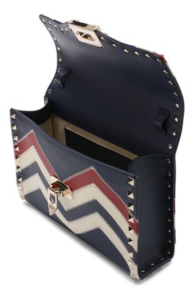 Женская сумка valentino garavani rockstud medium VALENTINO синяя цвета, арт. RW2B0181/DRI купить в ЦУМ | Фото №4 Сумка Valentino Garavani Rockstud medium Valentino синяя цвета | Фото №4