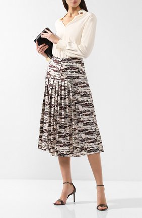 Женская бордовая шелковая юбка с принтом Victoria Beckham, арт. SK MID 3710 PSS19 SILK CAM0 PRINT купить в ЦУМ | Фото №2 Шелковая юбка с принтом Victoria Beckham бордовая | Фото №2
