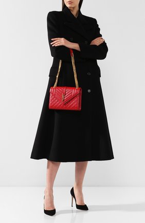Женская сумка classic monogram medium SAINT LAURENT красная цвета, арт. 487206/B0W91 купить в ЦУМ | Фото №2 Сумка Classic Monogram medium Saint Laurent красная цвета | Фото №2