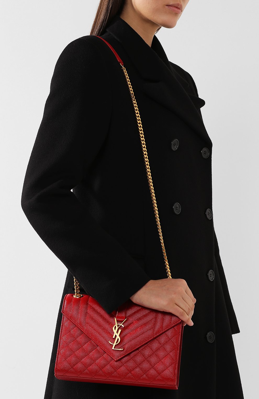 Женская сумка classic monogram medium SAINT LAURENT красная цвета, арт. 487206/B0W91 купить в ЦУМ | Фото №5 Сумка Classic Monogram medium Saint Laurent красная цвета | Фото №5