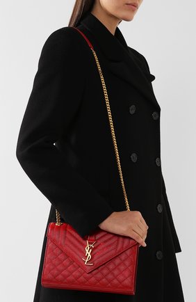 Женская сумка classic monogram medium SAINT LAURENT красная цвета, арт. 487206/B0W91 купить в ЦУМ | Фото №5 Сумка Classic Monogram medium Saint Laurent красная цвета | Фото №5