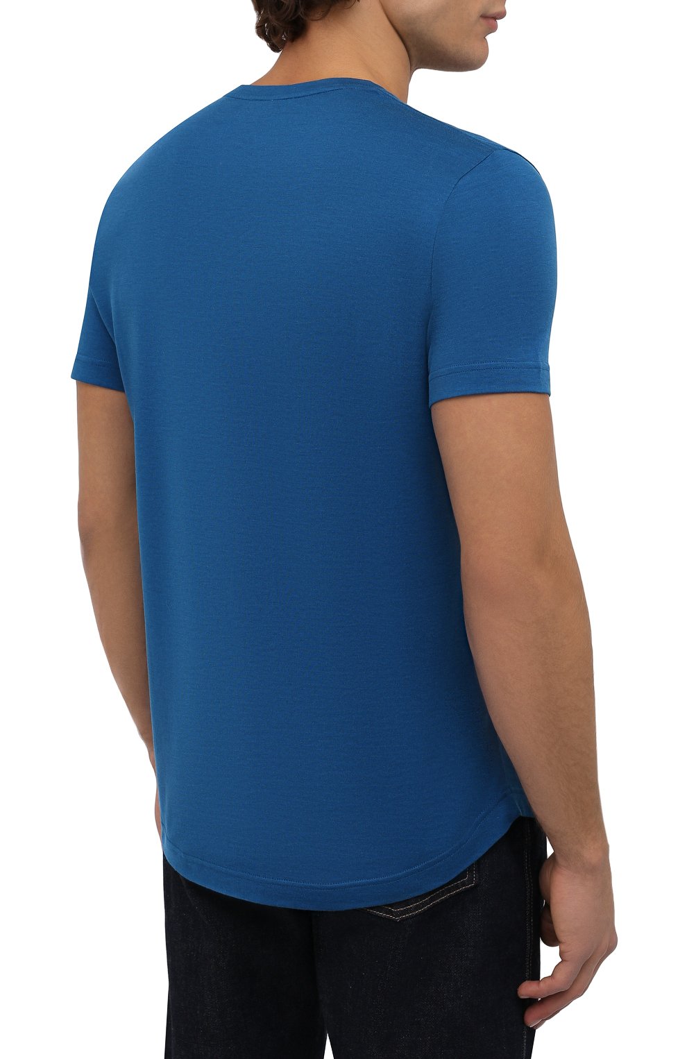 Мужская футболка из шелка и хлопка LORO PIANA синего цвета, арт. FAF6128 | Фото 4 (Материал внешний: Шелк, Хлопок; Big photo: Big photo; Принт: Без принта; Рукава: Короткие; Длина (для топов): Стандартные; Региональные ограничения белый список (Axapta Mercury): RU; Мужское Кросс-КТ: Футболка-одежда; Стили: Кэжуэл)