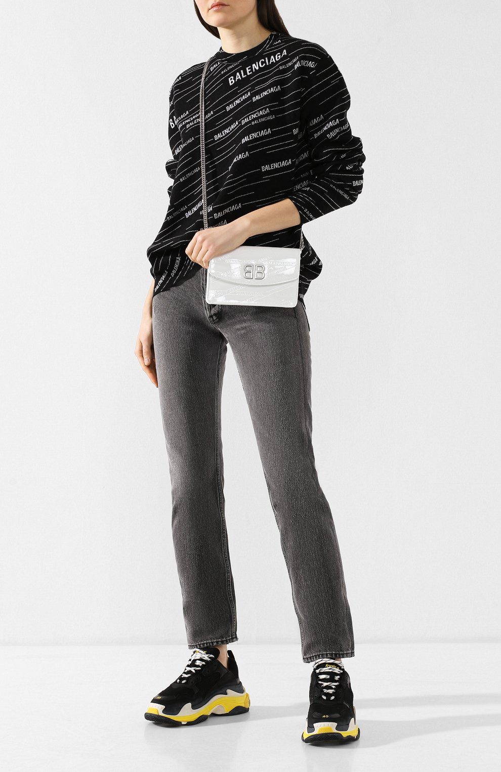 Женская сумка bb BALENCIAGA белая цвета, арт. 561507/0ZX1N купить в ЦУМ | Фото №2 Сумка BB Balenciaga белая цвета | Фото №2