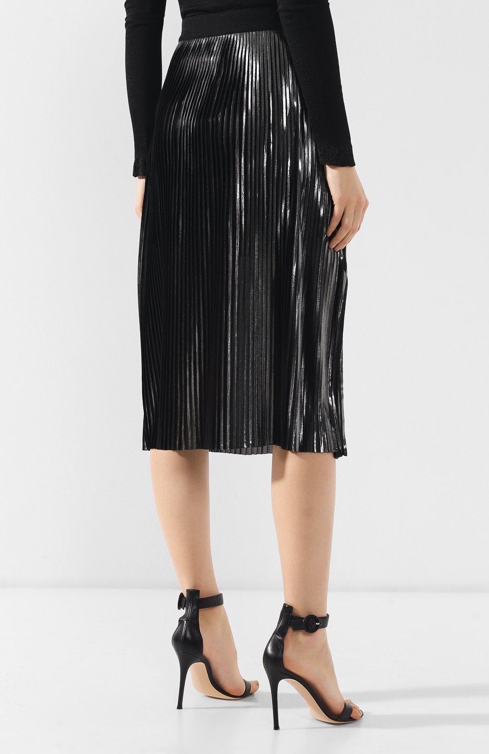 Женская серебряная юбка-миди By Malene Birger, арт. Q63915004/IAUN0 купить в ЦУМ | Фото №4 Юбка-миди By Malene Birger серебряная | Фото №4