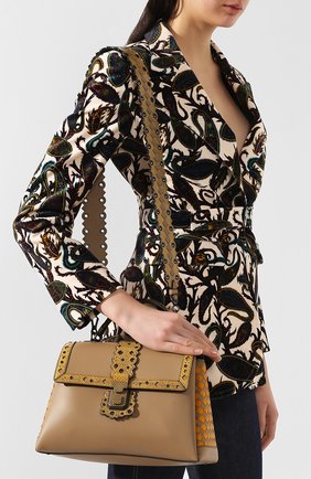 Женская сумка piazza medium BOTTEGA VENETA бежевая цвета, арт. 543205/V0EK4 купить в ЦУМ | Фото №5 Сумка Piazza medium Bottega Veneta бежевая цвета | Фото №5