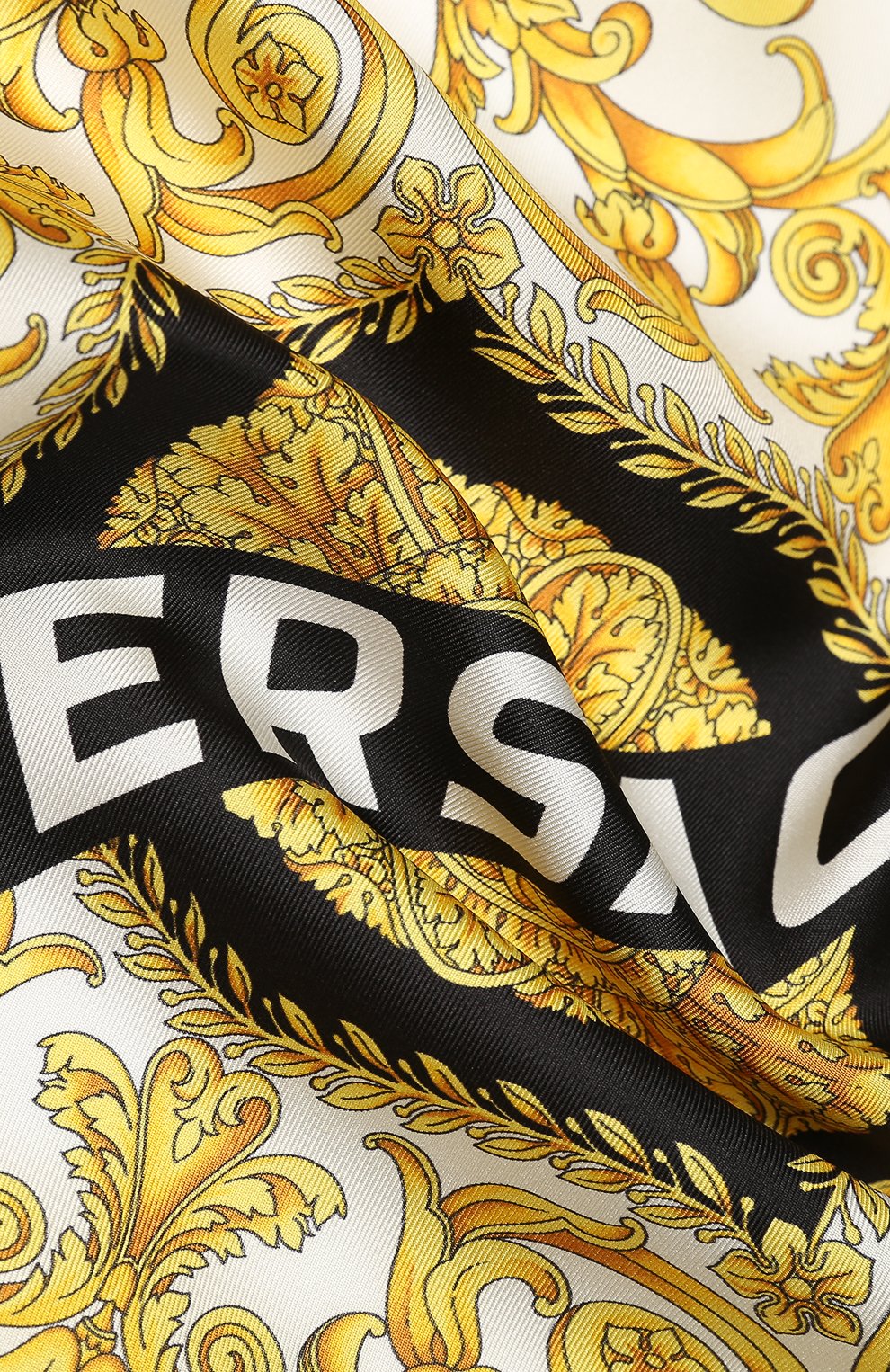 Женский разноцветный шелковый платок Versace, арт. IF07001/IT03067 купить в ЦУМ | Фото №2 Шелковый платок Versace разноцветный | Фото №2