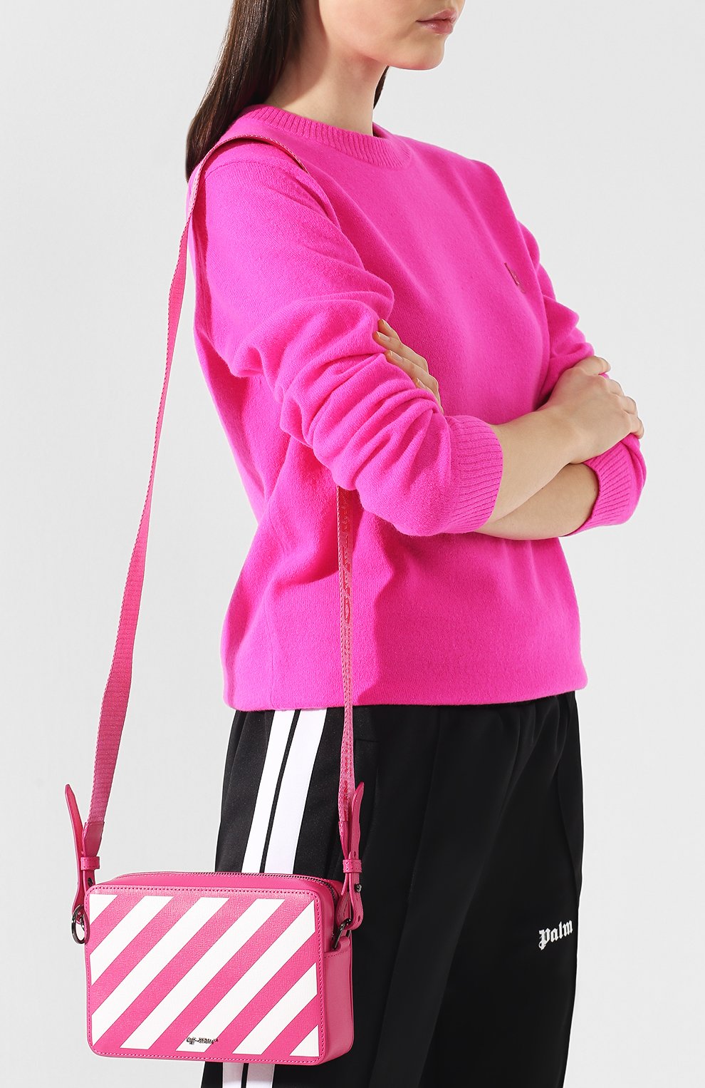 Женская сумка diag OFF-WHITE фуксия цвета, арт. 0WNA066R194230822801 купить в ЦУМ | Фото №4 Сумка Diag Off-White фуксия цвета | Фото №4