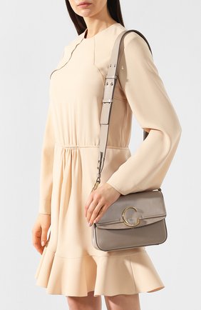 Женская сумка chloé c small CHLOÉ бежевого цвета по цене 0 руб., арт. CHC19SS191A37 | Фото 5 Женская сумка chloé c small CHLOÉ бежевого цвета, арт. CHC19SS191A37 | Фото 5 (Сумки-технические: Сумки через плечо, Сумки top-handle; Материал: Натуральная кожа; Региональные ограничения белый список (Axapta Mercury): RU; Ремень/цепочка: На ремешке; Размер: small; Статус проверки: Проверена категория)