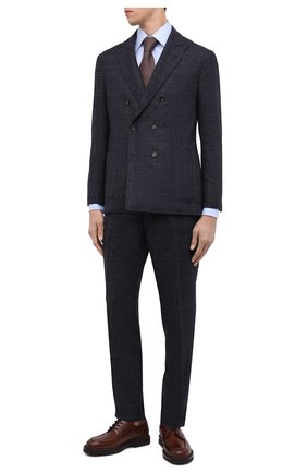 Мужская хлопковая сорочка TOM FORD голубого цвета по цене 58550 руб., арт. 5FT192/94C1JE | Фото 2 Мужская хлопковая сорочка TOM FORD голубого цвета, арт. 5FT192/94C1JE | Фото 2 (Статус проверки: Проверена категория, Проверено; Материал внешний: Хлопок; Мужское Кросс-КТ: Сорочка-одежда; Рукава: Длинные; Длина (для топов): Стандартные; Принт: Однотонные; Случай: Формальный; Манжеты: На пуговицах; Воротник: Кент)