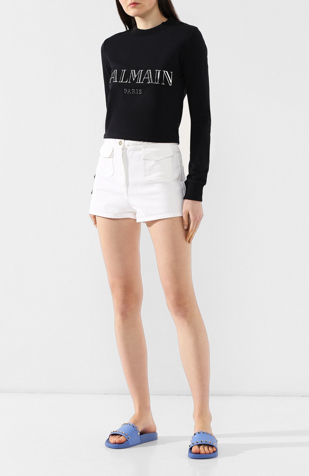 Женские голубые резиновые шлепанцы valentino garavani rockstud Valentino, арт. RW2S0076/PVS купить в ЦУМ | Фото №2 Резиновые шлепанцы Valentino Garavani Rockstud Valentino голубые | Фото №2