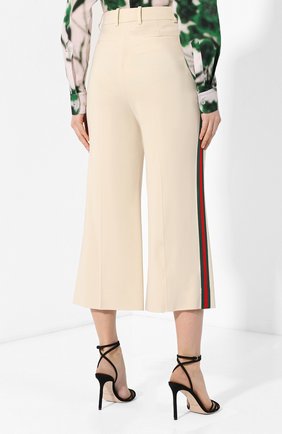 Женские кремовые укороченные брюки с лампасами Gucci, арт. 523250/ZKR01 купить в ЦУМ | Фото №4 Укороченные брюки с лампасами Gucci кремовые | Фото №4