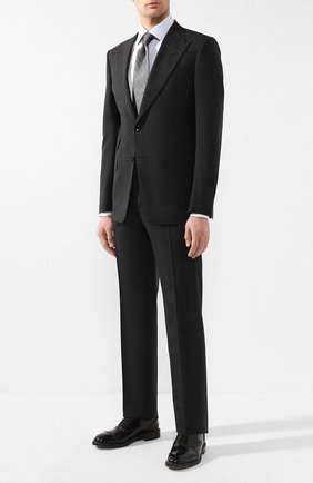 Мужской шерстяной костюм TOM FORD темно-серого цвета по цене 428000 руб., арт. 545R05/21AL43 | Фото 1 Мужской шерстяной костюм TOM FORD темно-серого цвета, арт. 545R05/21AL43 | Фото 1 (Материал внешний: Шерсть; Рукава: Длинные; Костюмы М: Однобортный; Стили: Классический; Региональные ограничения белый список (Axapta Mercury): RU)
