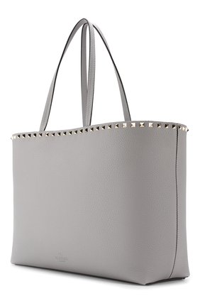 Женская сумка-тоут valentino garavani rockstud VALENTINO светло-серая цвета, арт. RW2B0B70/VSF купить в ЦУМ | Фото №3 Сумка-тоут Valentino Garavani Rockstud Valentino светло-серая цвета | Фото №3