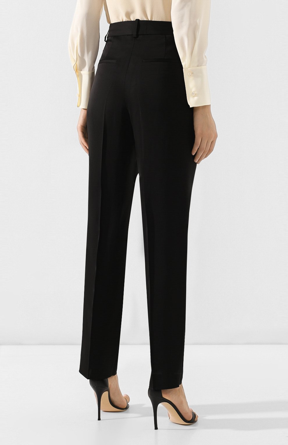 Женские черные брюки из вискозы и шелка Victoria Beckham, арт. TR STR 2710C PSS19 MATT DUCHESS купить в ЦУМ | Фото №4 Брюки из вискозы и шелка Victoria Beckham черные | Фото №4