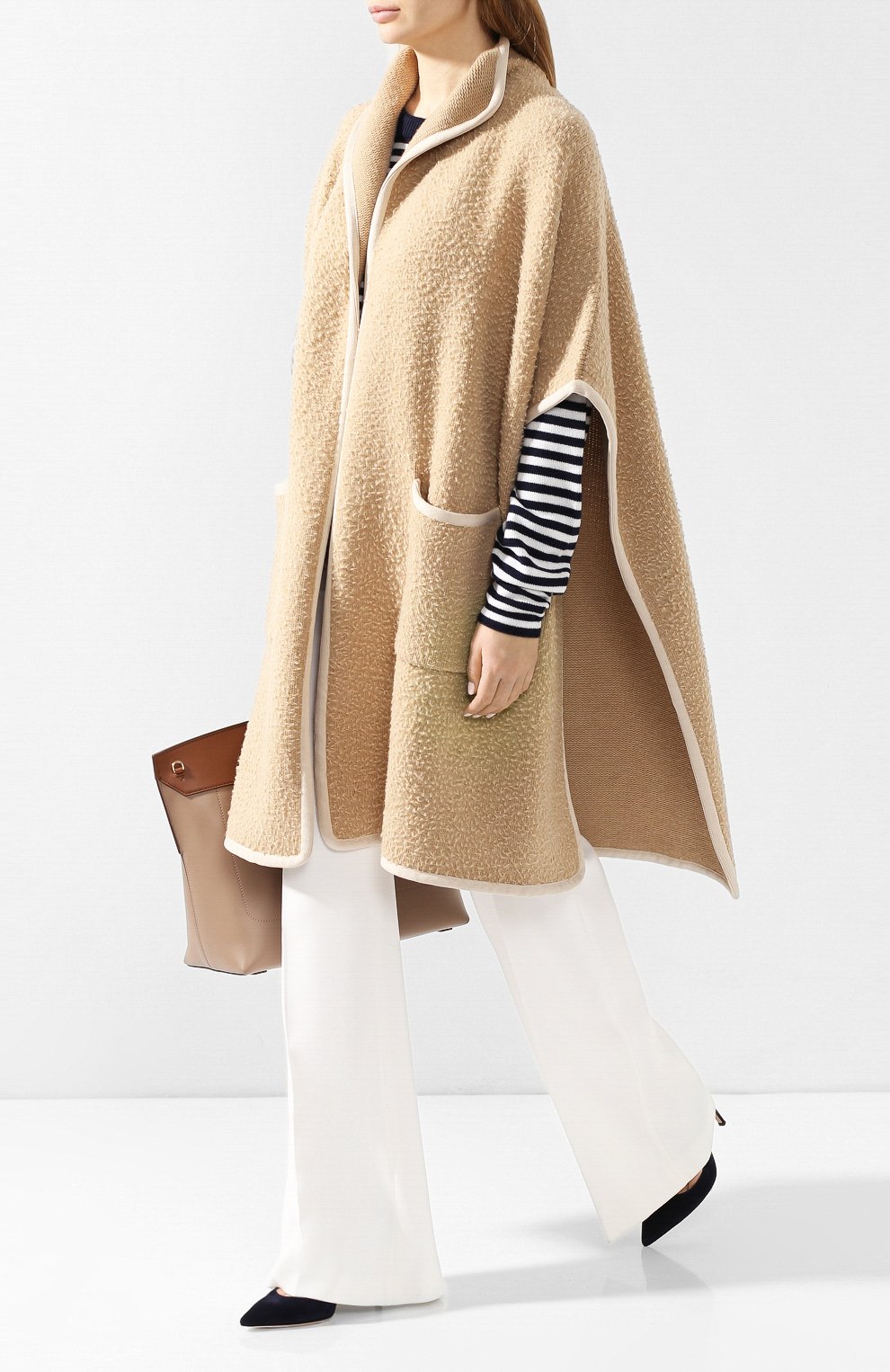 Женская бежевая шерстяное пончо Burberry, арт. 8007231 купить в ЦУМ | Фото №2 Шерстяное пончо Burberry бежевая | Фото №2