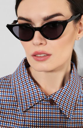 Женские солнцезащитные очки ILLESTEVA черного цвета по цене 26650 руб., арт. ISABELLA BLACK/GREY | Фото 2 Женские солнцезащитные очки ILLESTEVA черного цвета, арт. ISABELLA BLACK/GREY | Фото 2