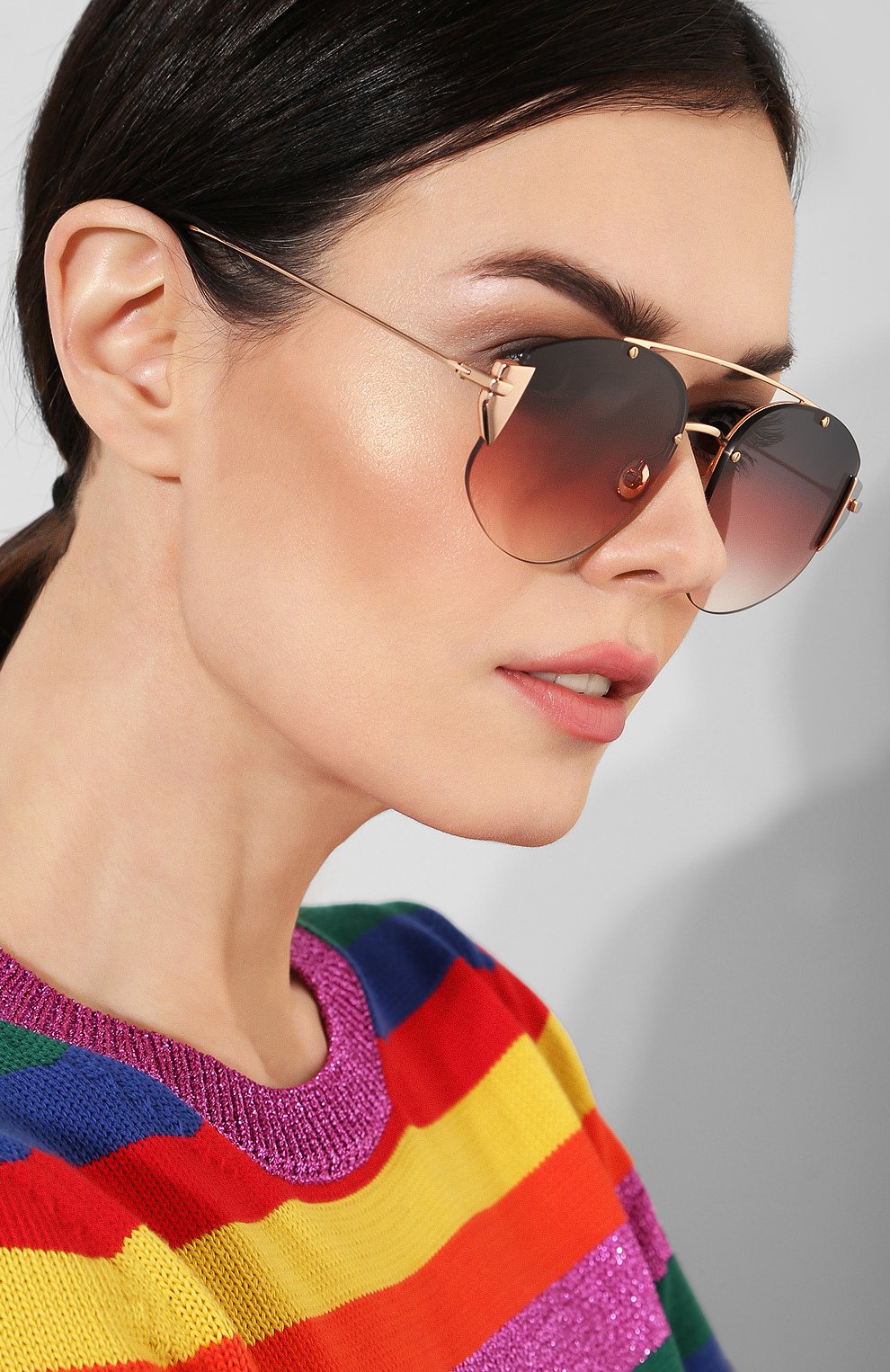 Женские красные солнцезащитные очки Dior, арт. DI0RSTR0NGER DDB купить в ЦУМ | Фото №2 Солнцезащитные очки Dior красные | Фото №2
