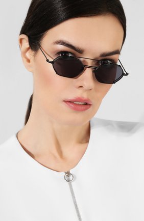 Женские черные солнцезащитные очки Illesteva, арт. L0LA MATTE BLACK купить в ЦУМ | Фото №2 Солнцезащитные очки Illesteva черные | Фото №2