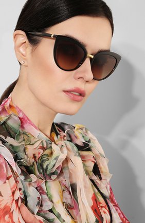 Женские коричневые солнцезащитные очки Dolce & Gabbana, арт. 6113-502/13 купить в ЦУМ | Фото №2 Солнцезащитные очки Dolce & Gabbana коричневые | Фото №2