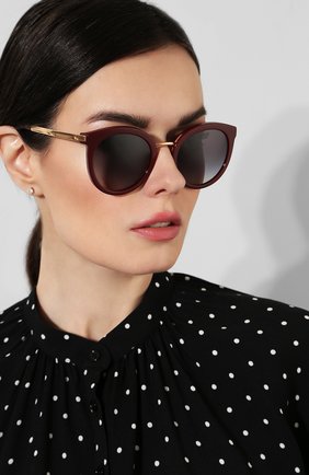 Женские бордовые солнцезащитные очки Dolce & Gabbana, арт. 4268-30918G купить в ЦУМ | Фото №2 Солнцезащитные очки Dolce & Gabbana бордовые | Фото №2