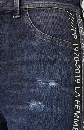Женские синие джинсы с потертостями Philipp Plein, арт. S19C WDT0949 PDE004N купить в ЦУМ | Фото №5 Джинсы с потертостями Philipp Plein синие | Фото №5