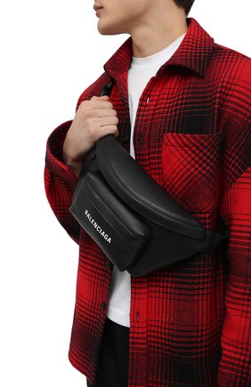 Мужская кожаная поясная сумка everyday BALENCIAGA черного цвета по цене 79950 руб., арт. 552375/DLQ4N | Фото 2 Мужская кожаная поясная сумка everyday BALENCIAGA черного цвета, арт. 552375/DLQ4N | Фото 2