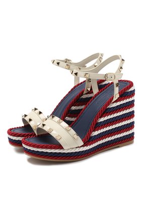 Кожаные босоножки Valentino Garavani Rockstud Torchon | Фото №1 Кожаные босоножки Valentino Garavani Rockstud Torchon | Фото №1