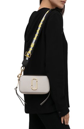 Женская сумка snapshot small MARC JACOBS (THE) серого цвета по цене 29950 руб., арт. M0014146 | Фото 2 Женская сумка snapshot small MARC JACOBS (THE) серого цвета, арт. M0014146 | Фото 2