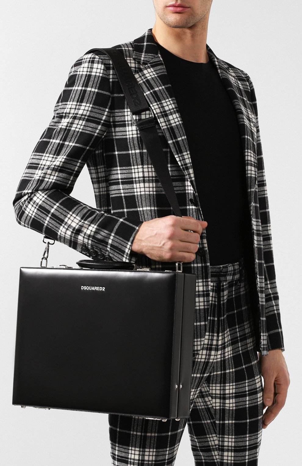 Мужской черный кожаный портфель Dsquared2, арт. BFM0002 24900001 купить в ЦУМ | Фото №5 Кожаный портфель Dsquared2 черный | Фото №5