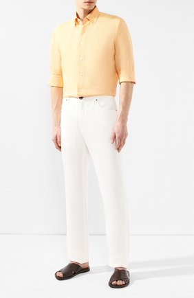 Мужская льняная рубашка BRIONI желтого цвета по цене 38200 руб., арт. SCAD0L/PZ114 | Фото 2 Мужская льняная рубашка BRIONI желтого цвета, арт. SCAD0L/PZ114 | Фото 2 (Длина (для топов): Стандартные; Статус проверки: Проверено, Проверена категория; Рукава: Длинные; Материал внешний: Лен; Принт: Однотонные; Случай: Повседневный; Манжеты: На пуговицах; Воротник: Кент)