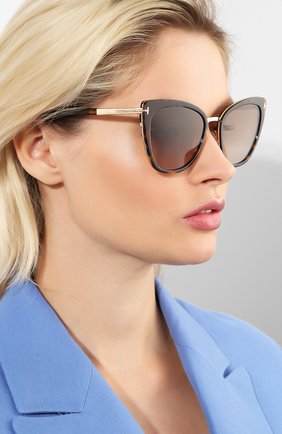 Женские коричневые солнцезащитные очки Tom Ford, арт. TF717 52F купить в ЦУМ | Фото №2 Солнцезащитные очки Tom Ford коричневые | Фото №2