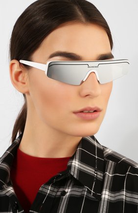 Женские белые солнцезащитные очки Balenciaga, арт. BB0003 002 купить в ЦУМ | Фото №2 Солнцезащитные очки Balenciaga белые | Фото №2