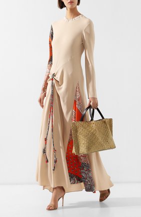Женская сумка-тоут valentino garavani go logo escape medium VALENTINO бежевая цвета, арт. RW0B0D99/ILM купить в ЦУМ | Фото №2 Сумка-тоут Valentino Garavani Go Logo Escape medium Valentino бежевая цвета | Фото №2