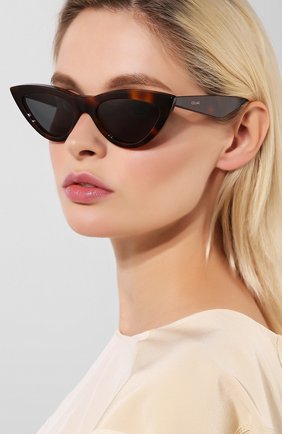 Женские солнцезащитные очки CELINE EYEWEAR коричневого цвета по цене 23150 руб., арт. CL4019IN 53N | Фото 2 Женские солнцезащитные очки CELINE EYEWEAR коричневого цвета, арт. CL4019IN 53N | Фото 2