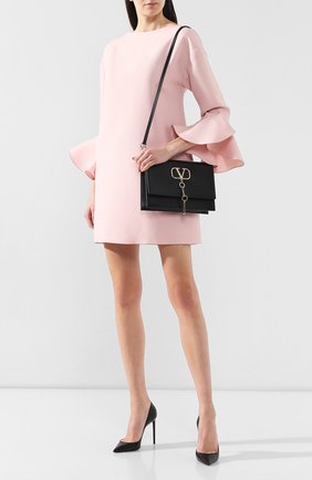 Женская сумка valentino garavani vcase VALENTINO черного цвета по цене 124000 руб., арт. SW2B0E60/XSZ | Фото 2 Женская сумка valentino garavani vcase VALENTINO черного цвета, арт. SW2B0E60/XSZ | Фото 2