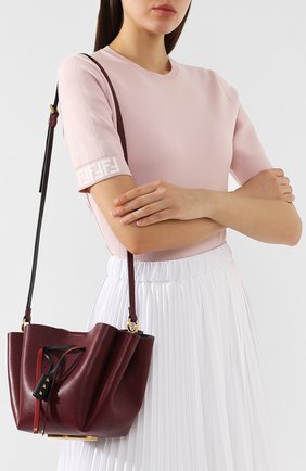 Женская сумка valentino garavani go logo VALENTINO бордовая цвета, арт. RW0B0E17/RUG купить в ЦУМ | Фото №5 Сумка Valentino Garavani Go Logo Valentino бордовая цвета | Фото №5