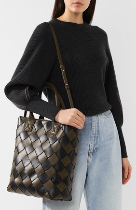 Женская сумка maxi cabat 30 BOTTEGA VENETA зеленая цвета, арт. 570800/VMAA0 купить в ЦУМ | Фото №5 Сумка Maxi Cabat 30 Bottega Veneta зеленая цвета | Фото №5