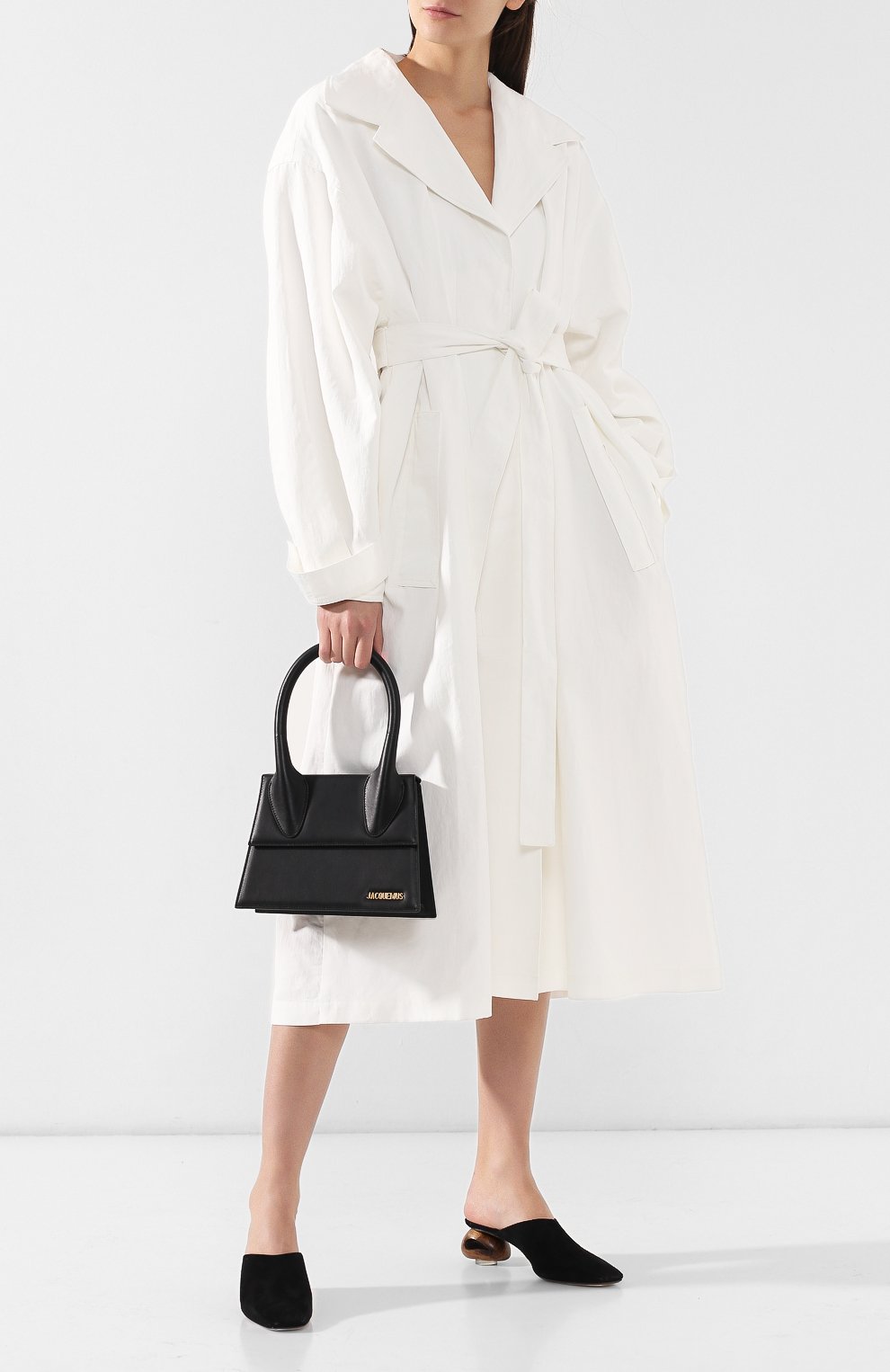 Женская сумка le chiquito grand JACQUEMUS черная цвета, арт. 191BA09 купить в ЦУМ | Фото №2 Сумка Le Chiquito grand Jacquemus черная цвета | Фото №2