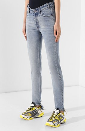Женские голубые джинсы Balenciaga, арт. 571566/TEW18 купить в ЦУМ | Фото №3 Джинсы Balenciaga голубые | Фото №3