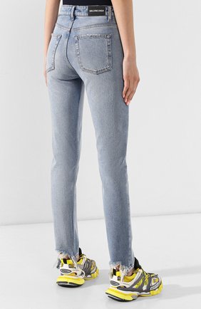 Женские голубые джинсы Balenciaga, арт. 571566/TEW18 купить в ЦУМ | Фото №4 Джинсы Balenciaga голубые | Фото №4